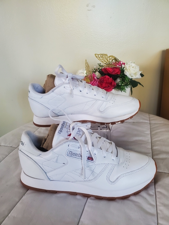 Reebok Shoes - Reebok Classic Leather Women's Sneakers in White Size 8